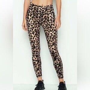 Victoria's Secret Incredible Essential Legging Leopard Print Size 8
